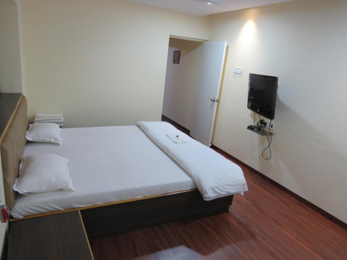 Apple Tree Apartments Koregaon Park Pune Exteriör bild
