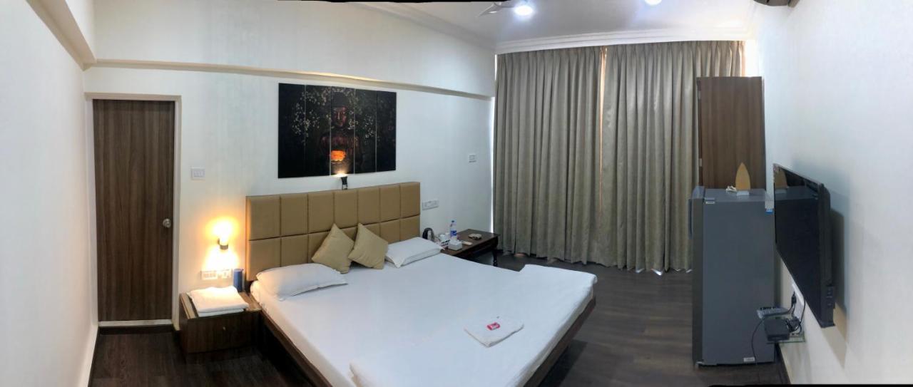 Apple Tree Apartments Koregaon Park Pune Exteriör bild