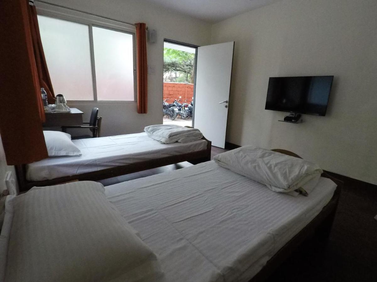 Apple Tree Apartments Koregaon Park Pune Exteriör bild