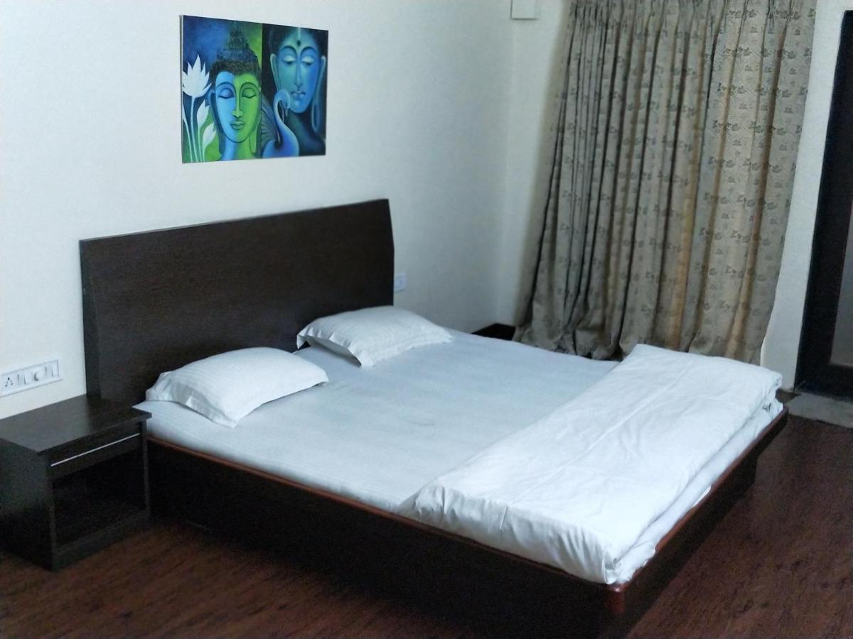 Apple Tree Apartments Koregaon Park Pune Exteriör bild