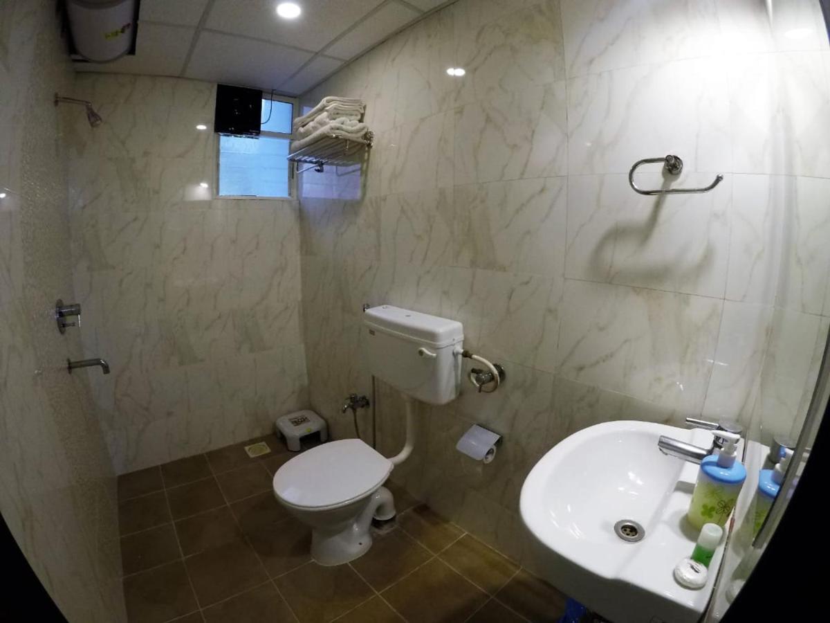Apple Tree Apartments Koregaon Park Pune Exteriör bild