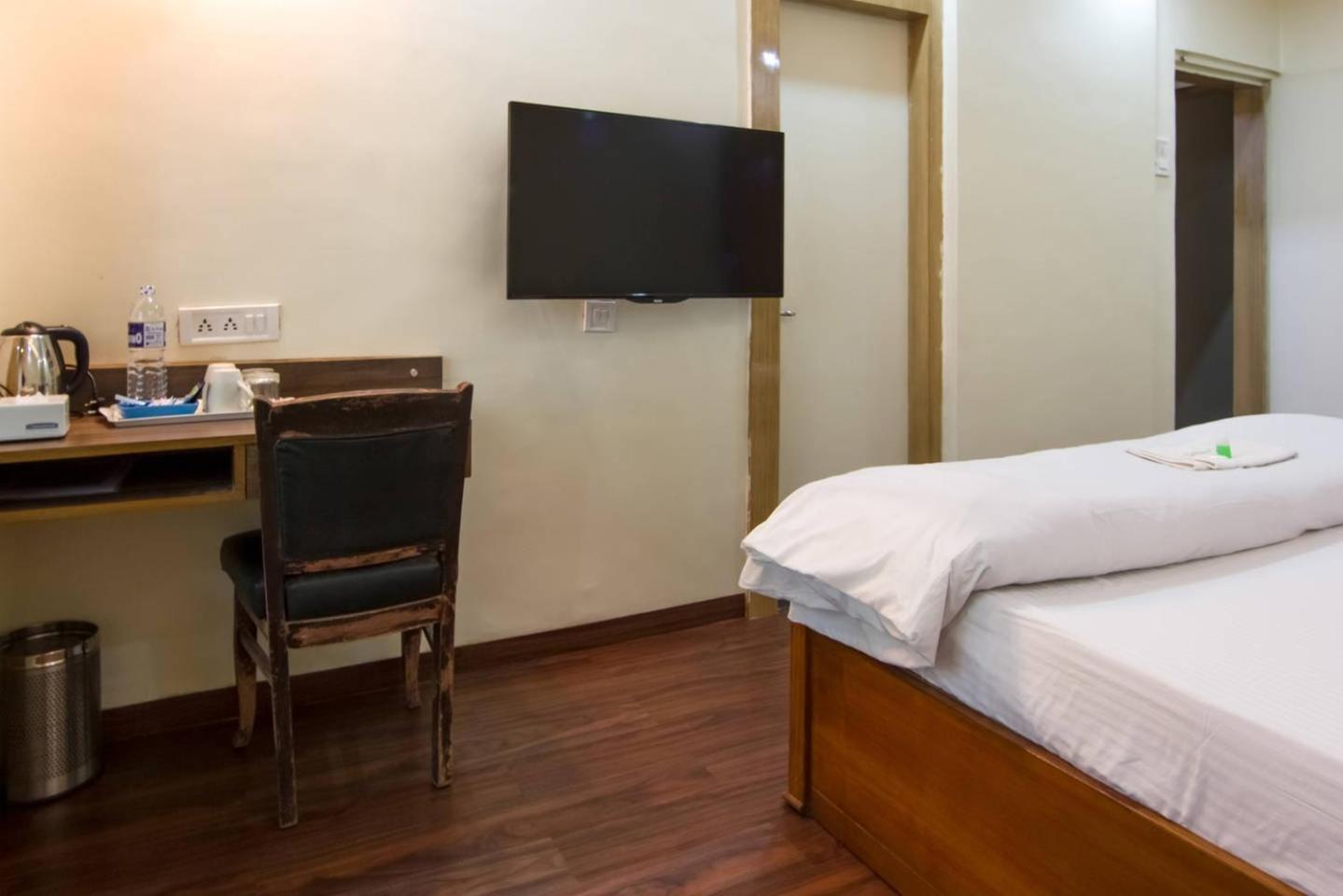 Apple Tree Apartments Koregaon Park Pune Exteriör bild