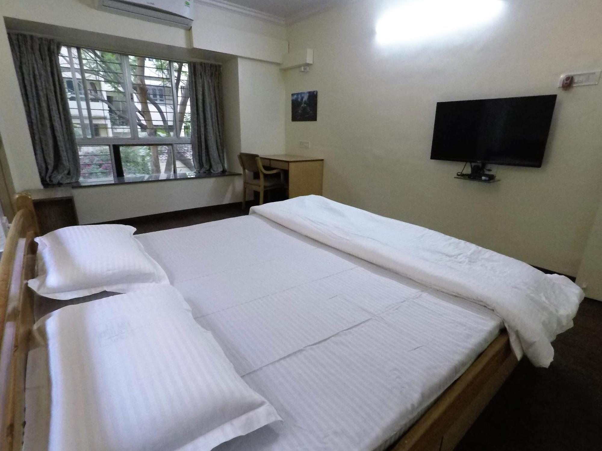 Apple Tree Apartments Koregaon Park Pune Exteriör bild